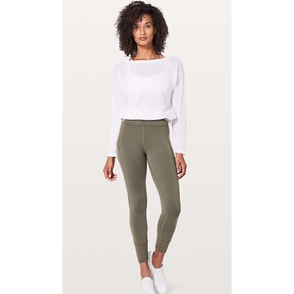 Lululemon In Movement 7/8 Tight *Everlux 25" in
Sage Size 4